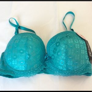 Ladies Push Up Bra Lace Detail NWT